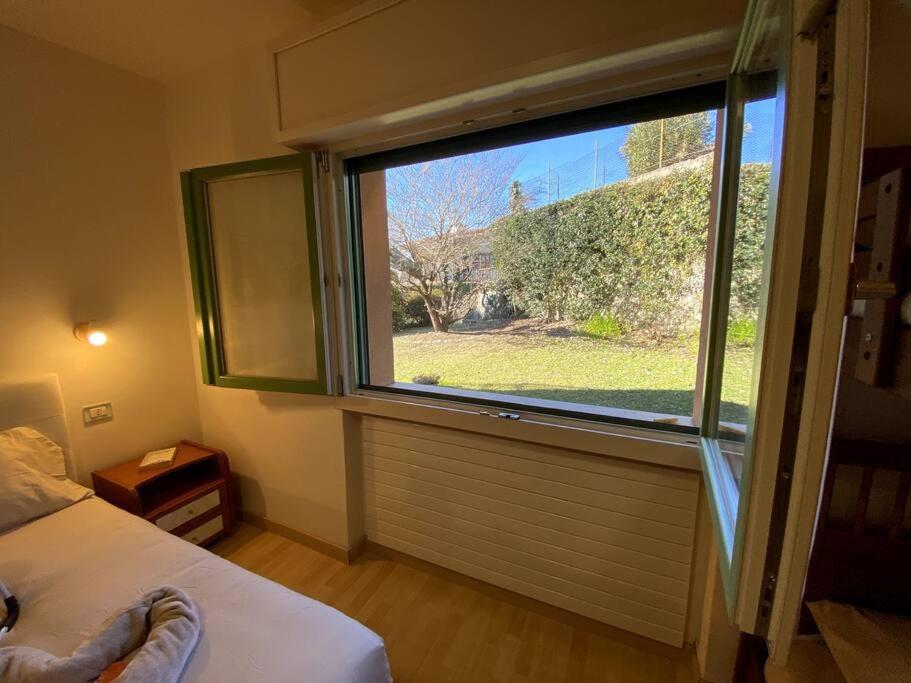 Casa Vacanza Veronica Con Giardino Вербания Экстерьер фото